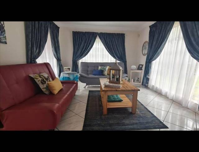 3 BEDROOM HOUSE FOR SALE IN SECUNDA CENTRAL